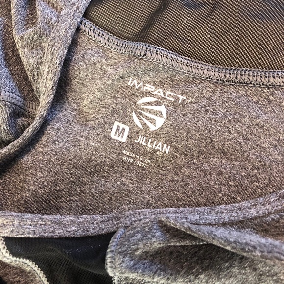 Workout top - Picture 3 of 4